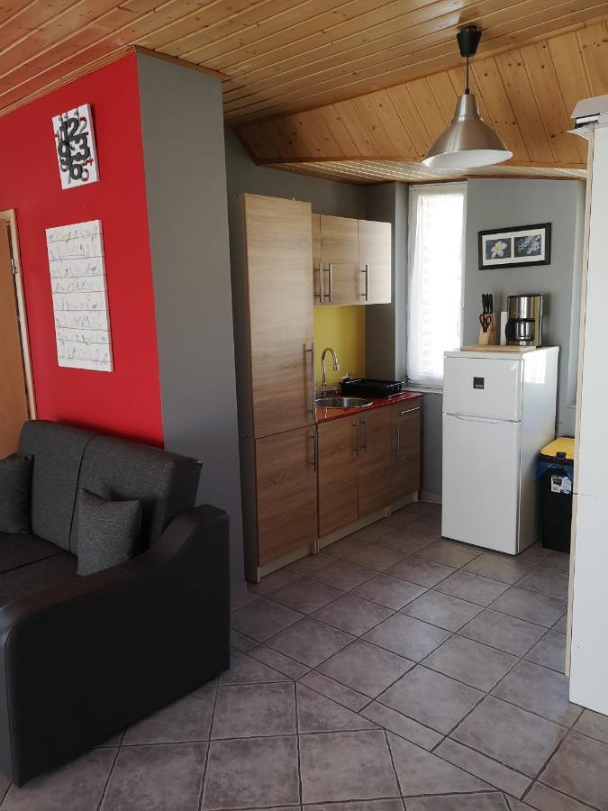 Szigeti Apartmanhaz Pecs Luaran gambar